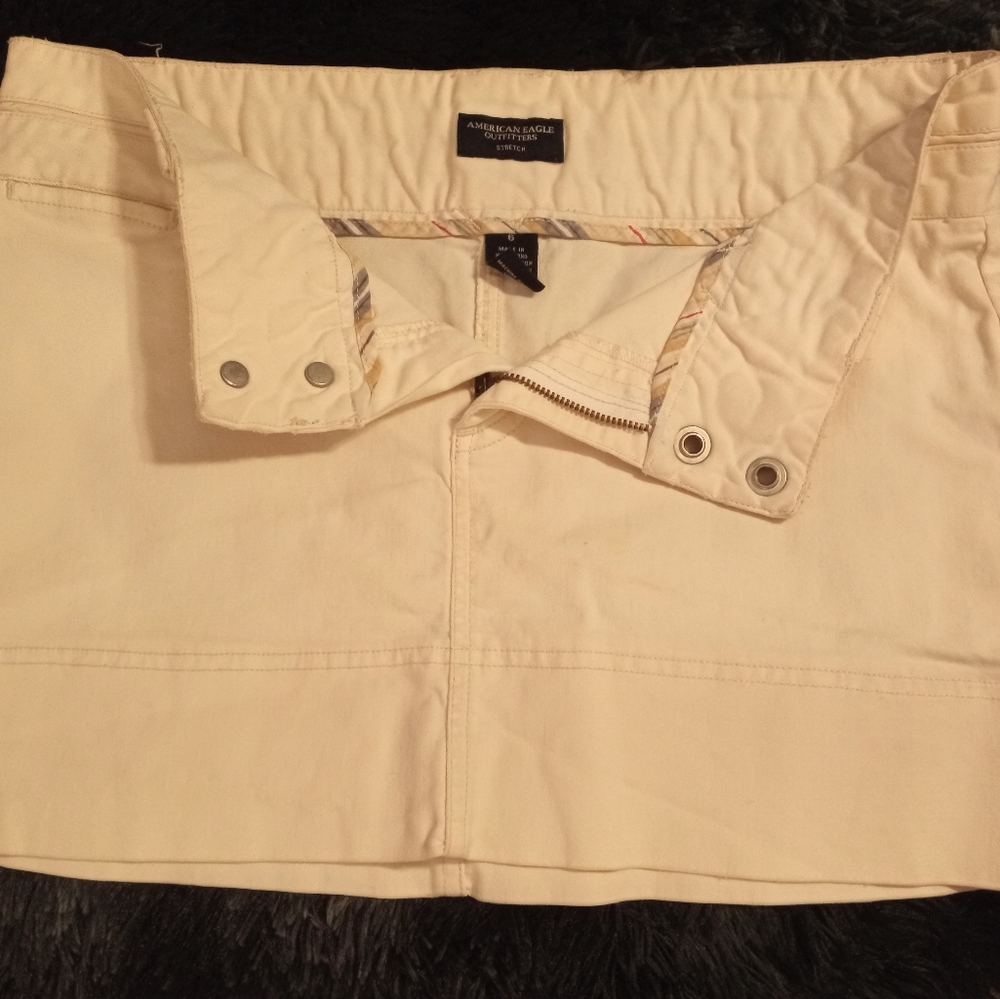 Skirt by American Eagle size 6 light beige color.